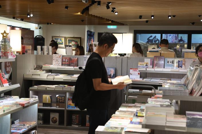精彩活動吸引民眾至黎明書局選購書籍