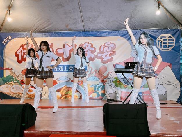 Cherry Pub熱情演出炒熱現場氣氛