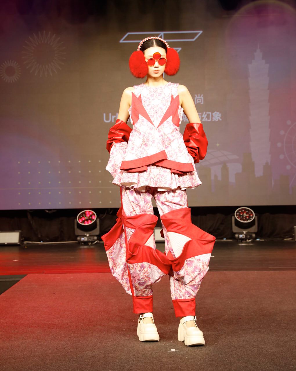 2025_3台北好時尚現場走秀王季澧作品「擬花蛇」