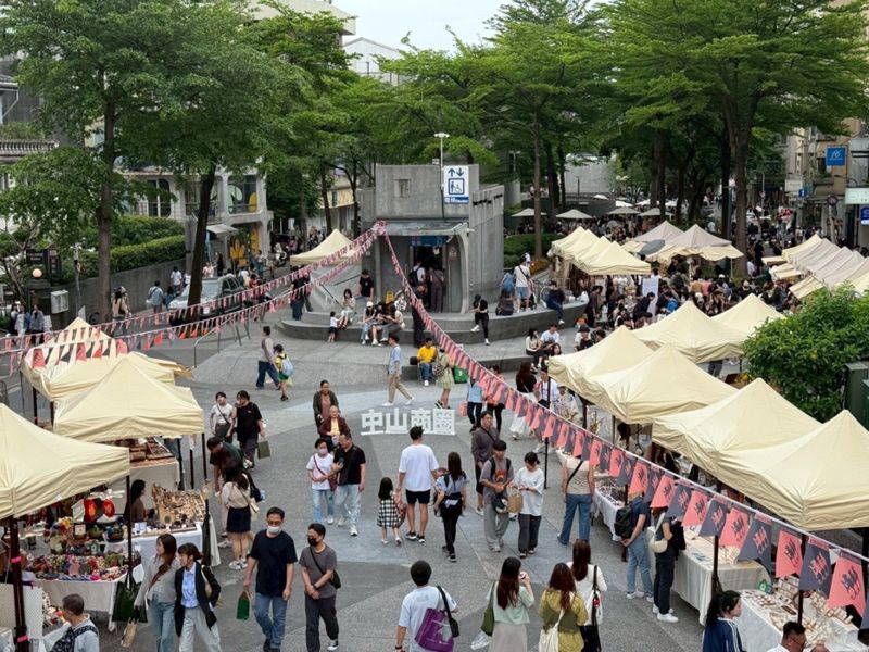 Zhongshan Shopping District picture15