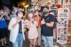 士林在地特色店家向黃珊珊副市長推薦流行帽款及客製電繡鑰匙圈