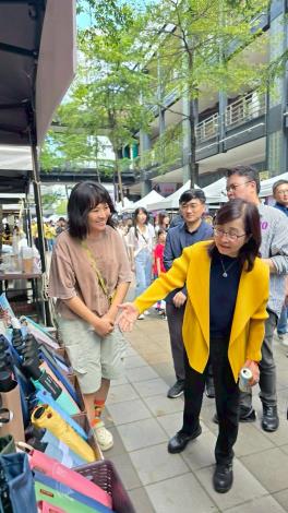 林副市長巡禮現場攤位