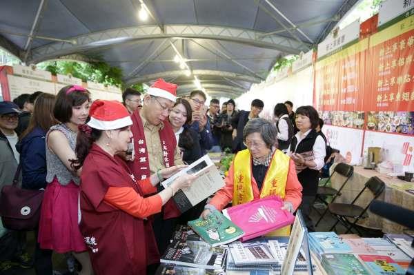 市長遊逛台北生活祭攤位