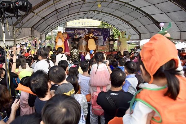 瑪莎與熊帶動唱