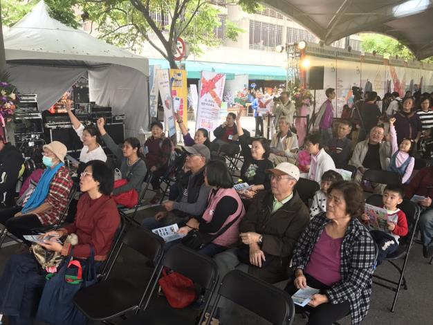 台北生活祭舞台活動觀看民眾