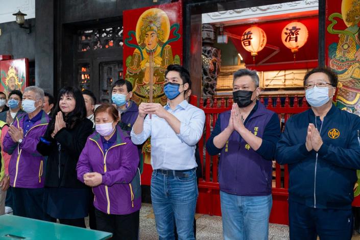 蔣萬安市長於普濟寺上香祈福