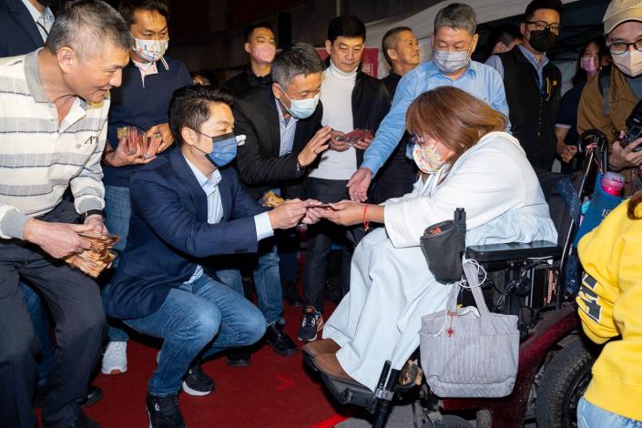 蔣萬安市長發送兔gether發財金