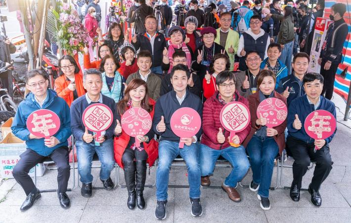 榮濱年貨大街(0114-0121)歡迎民眾前來採買生鮮年貨！