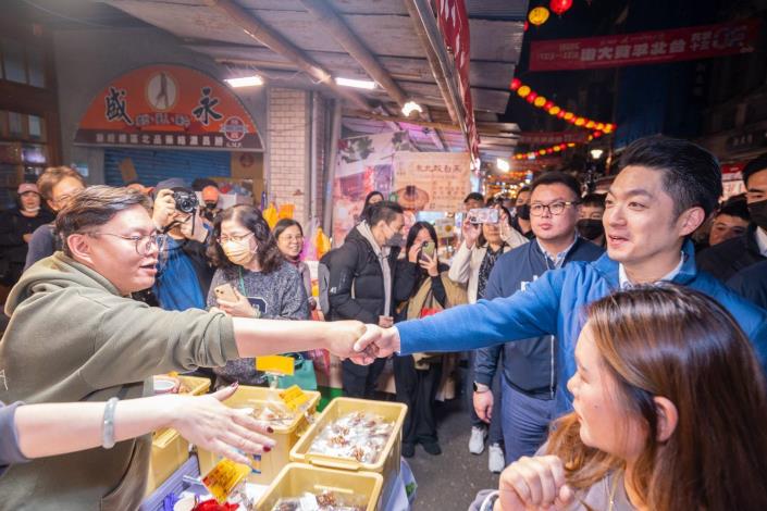 蔣萬安市長向迪化街商家拜年