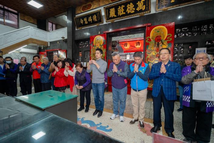 蔣萬安市長於普濟寺上香祈福