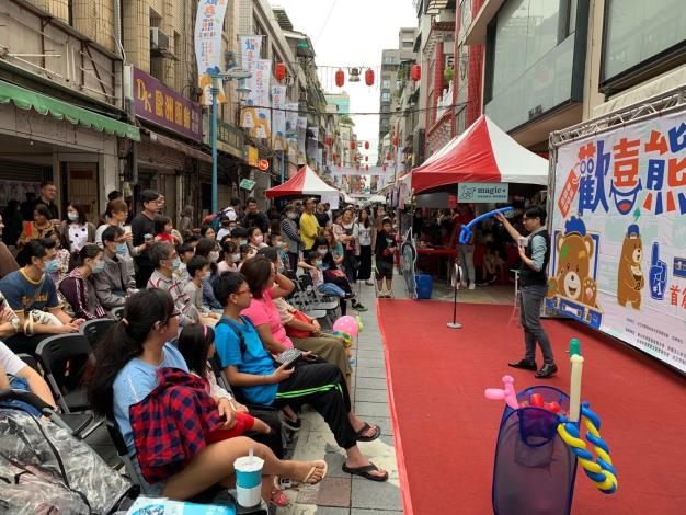 精彩的魔術舞台表演