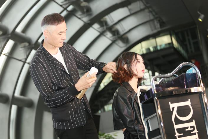 素人改造秀設計師現場示範