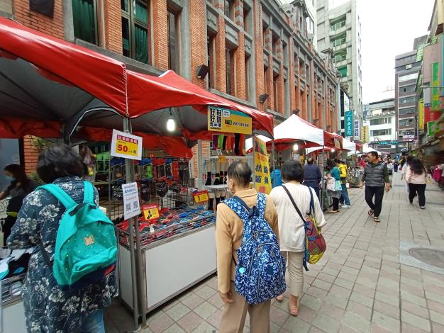 精選國內知名品牌襪商聯合展攤狀況2