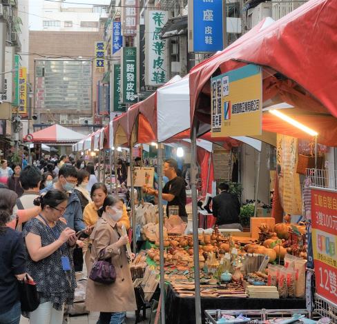 精選國內知名品牌襪商聯合展攤狀況1