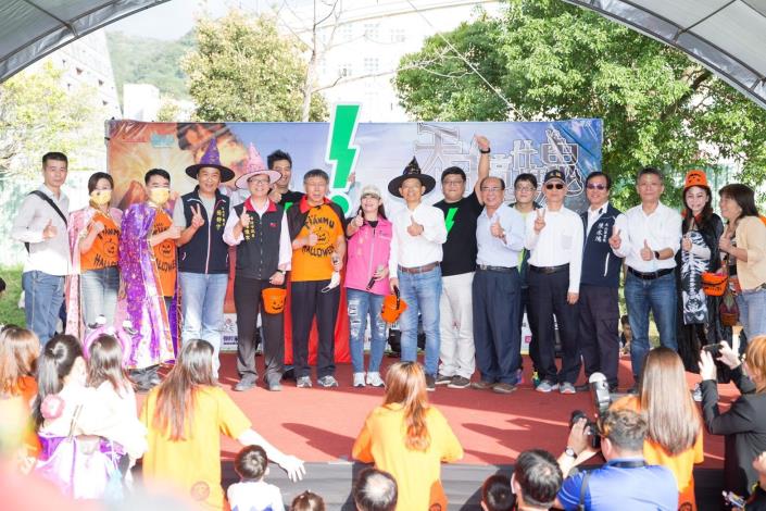 市長與現場貴賓大合照