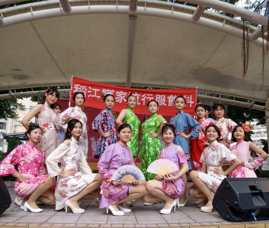 稻江護家學生穿著商圈服飾搭出個人時尚風格