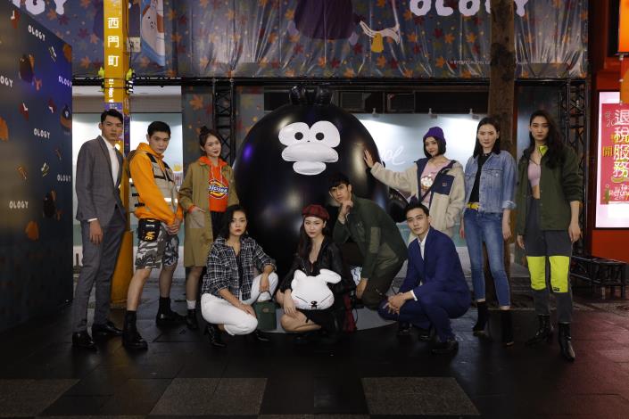 凱渥Model與奧樂雞禮貌學裝置物合照