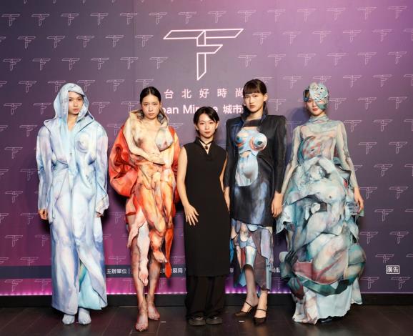 學生設計師黃婉鈞與學生組金獎「人設未定論」