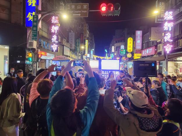 萬華直播活動現場民眾反應熱烈
