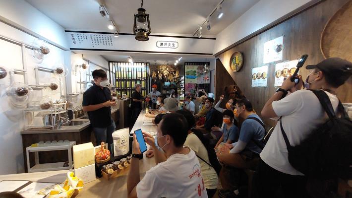 「萬華艋舺–美食樂遊」老濟安分享改造經驗
