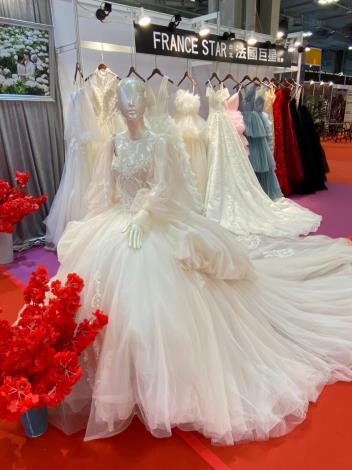 參展業者婚紗禮服展示1