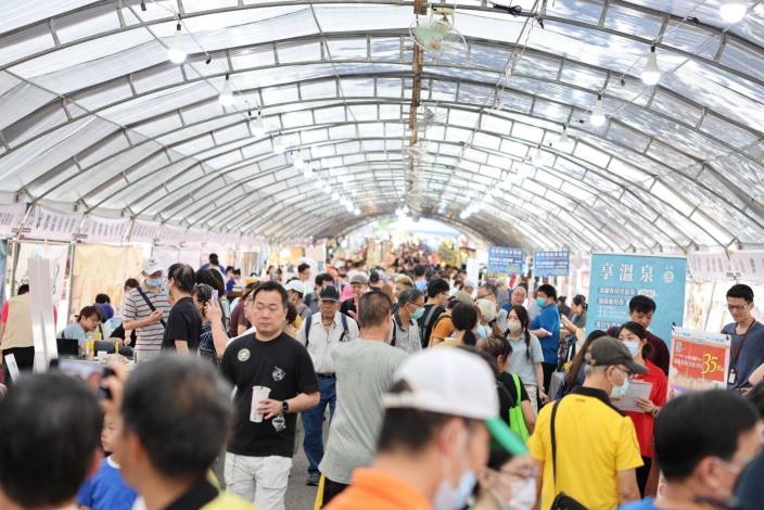 花浴衣節串聯溫泉季活動吸引民眾熱情參與