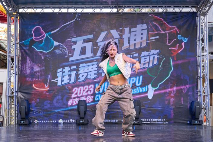 金針老師開場表演