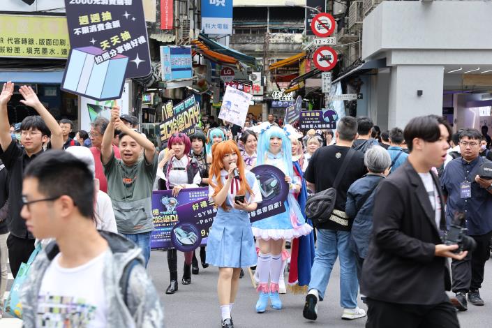 人氣偶像於二次元週至商圈大遊行.JPG