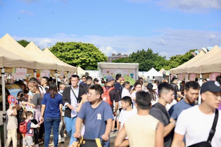 加蚋美食市集吸引民眾前往遊逛