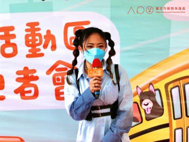 圖5. 動物保護公益大使夏沐宣傳臺北市動物友善空間及設施.JPG