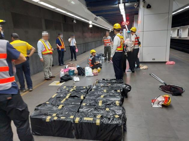 圖2.誘捕籠完成布置，待臺鐵斷電後行動。 