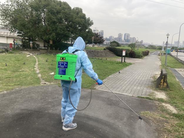 圖2. 北市動保處定期針對熱區環境消毒