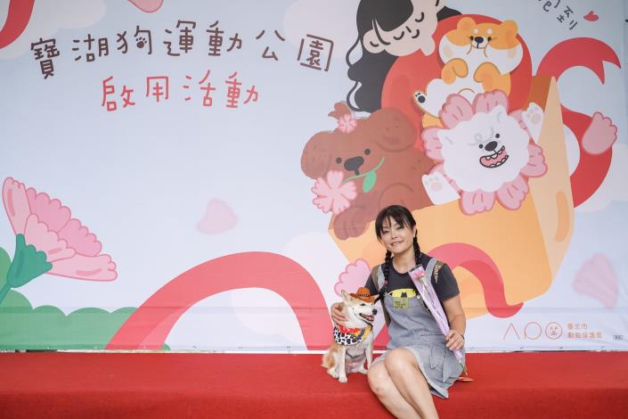 圖3、毛爸媽與毛孩親子裝扮走秀。