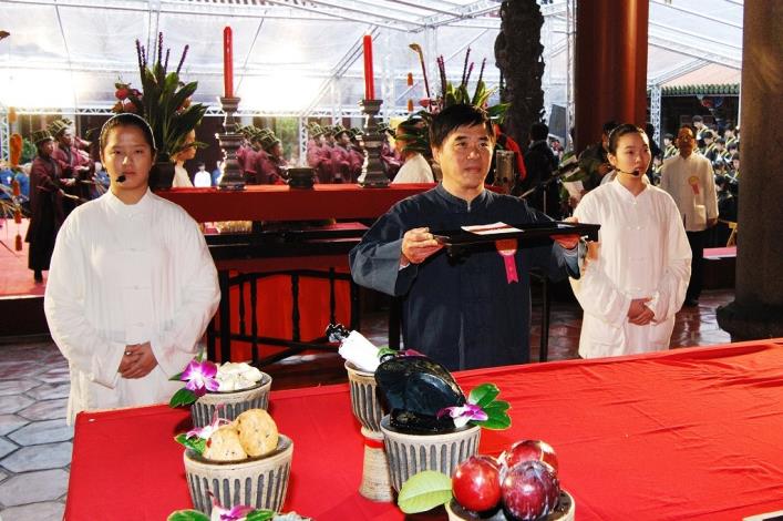 郝龍斌市長擔任正獻官