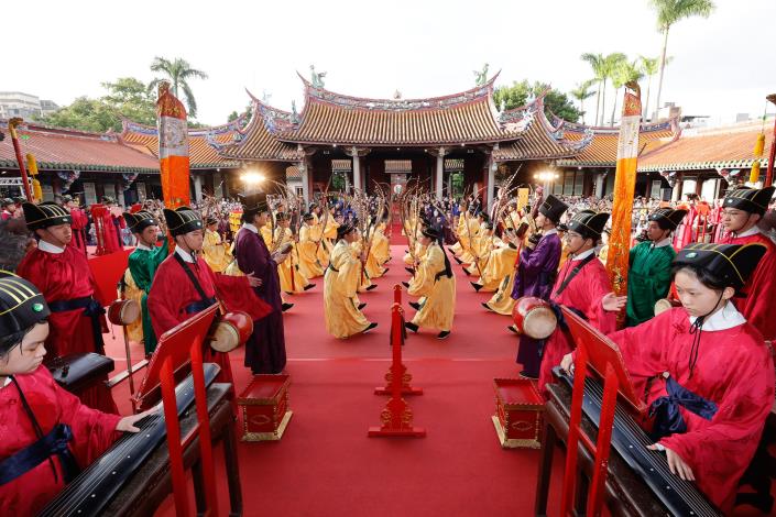 重慶國中樂生演奏莊嚴雅致的釋奠樂章