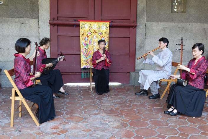 華聲南樂團現場表演-2