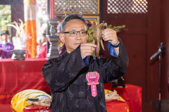 張溫德副市長正獻官獻爵