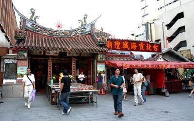Xiahai Temple (Dadaochen) and Chen Yuan Ginseng Drugstore