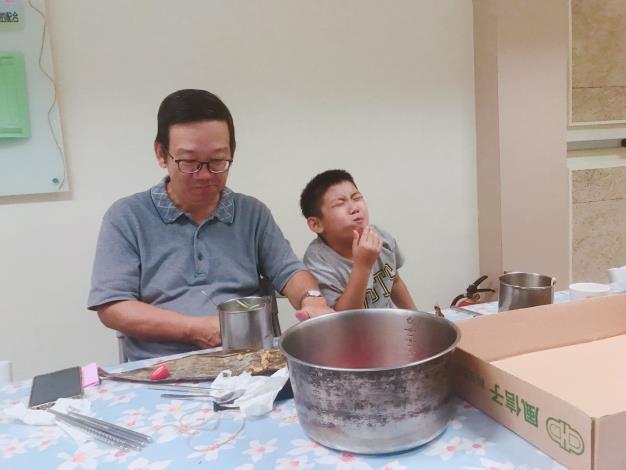 天啊番茄好酸喔