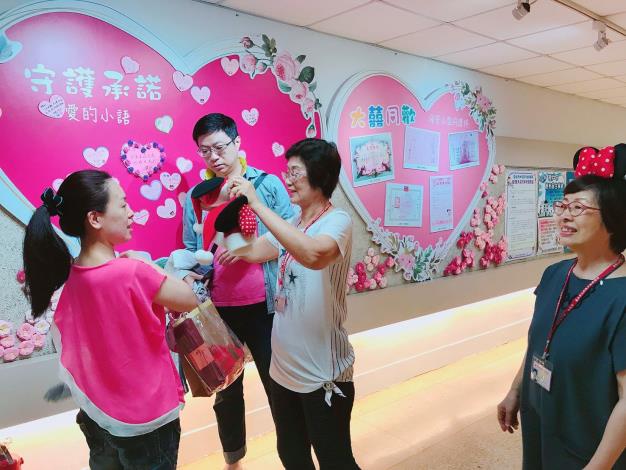 志工媽媽為了今天特地準備了道具喔