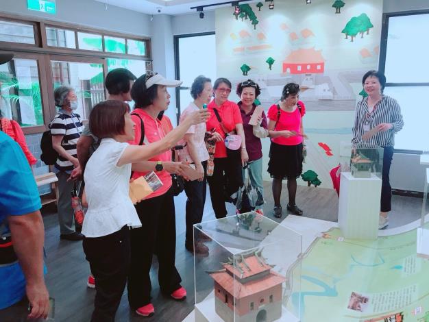 撫臺街洋樓志工解說