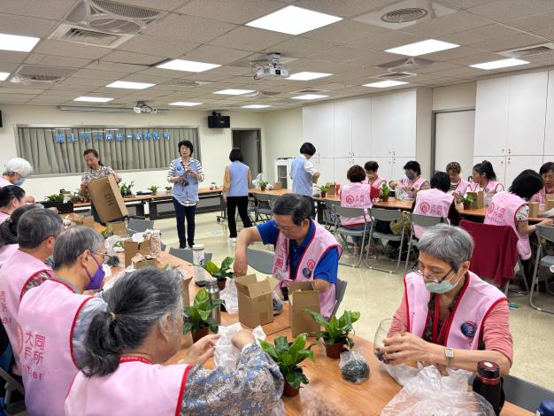 志工製作盆栽4