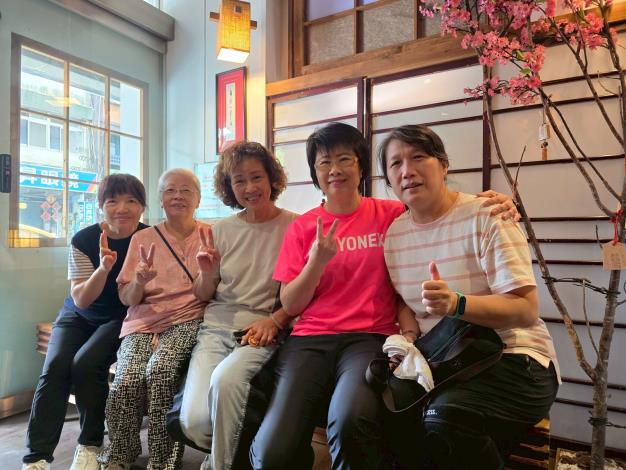 主任與志工合照(四)