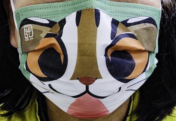 活動當天至動物園fb打卡按讚，贈送限量的石虎口罩一枚