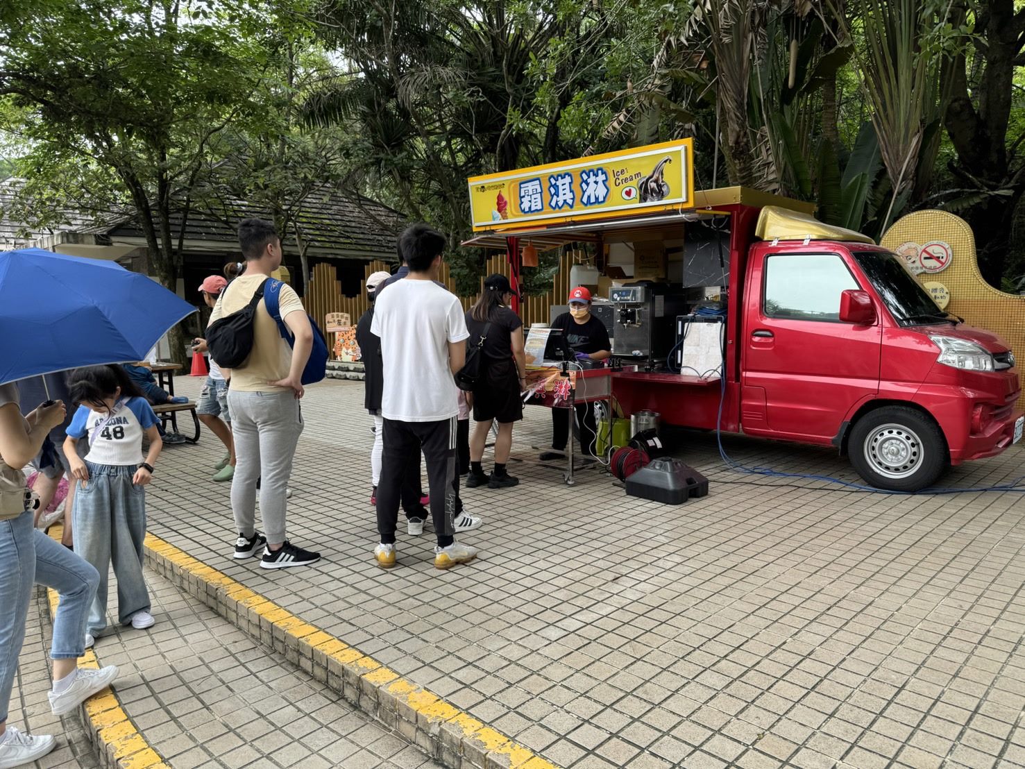 米多林假日攤車