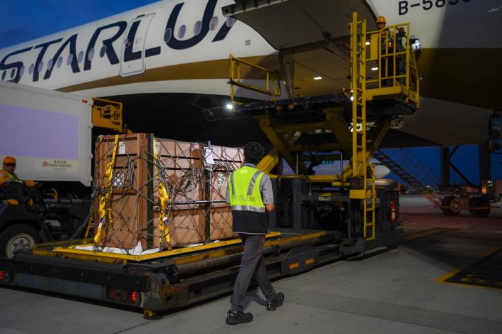 “Bintang” arrived in Taiwan on the evening of May 20 via STARLUX Airlines. (Photo courtesy of STARLUX Airlines)