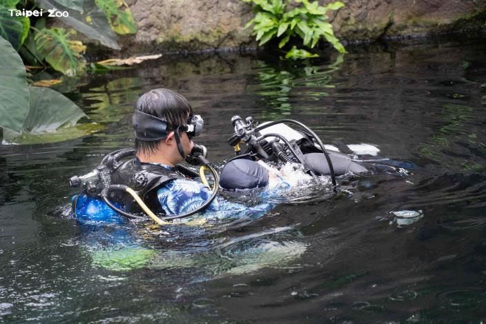 Educational training programs and professional emergency drills are arranged during the zoo’s annual closure period.