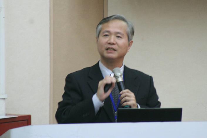 本次論壇特別邀請楊教授鎮華演講「雲端服務與大數據時代下的教育創新」