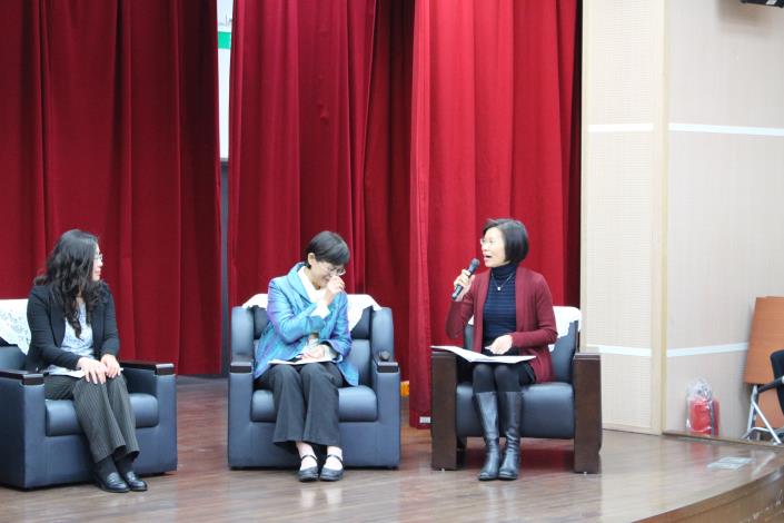 文化國小鄒彩完校長表達朗讀與語感的關聯