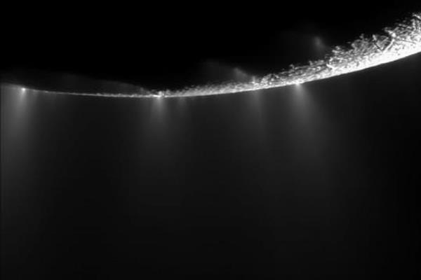 Enceladus-plumes